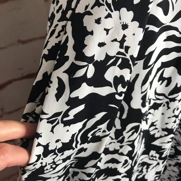 ADRIENNE VITTADINI XS Floral Black & White Box Pleat A-Line Swing Skater Skirt - Picture 6 of 13